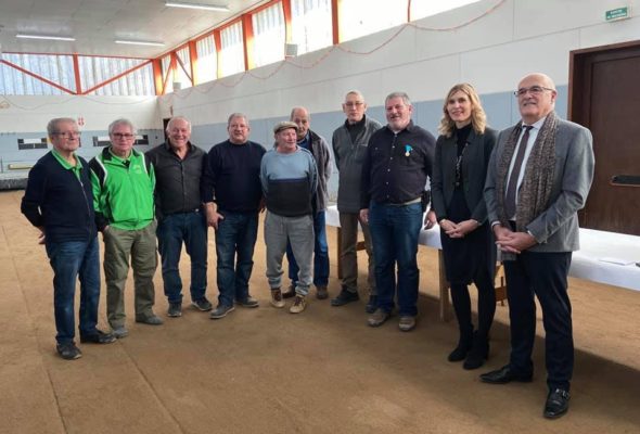St-Julien-en-Genevois / remise de décoration à Patrice Falconnet, Pdt de la Boule Saint-Juliennoise