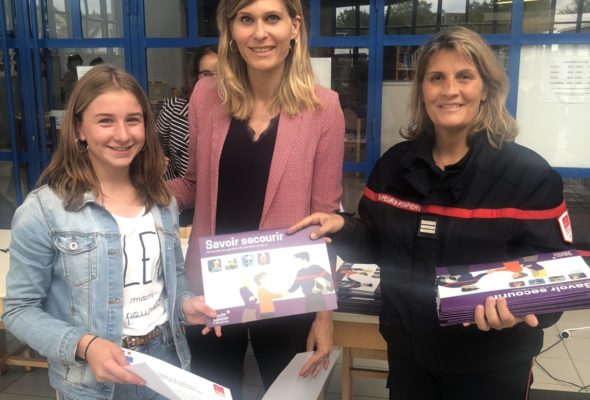 St-Julien / Remise du « savoir secourir » aux 6 classes de 4ème du collège J-J Rousseau